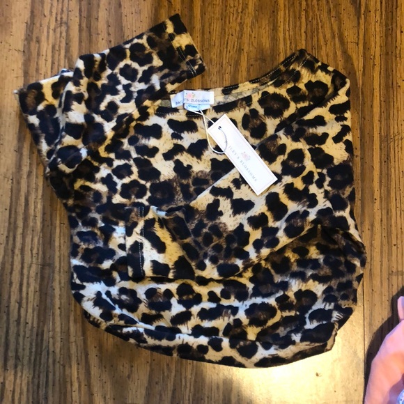 Bailey’s cheetah crop sweater NWT - Picture 1 of 2